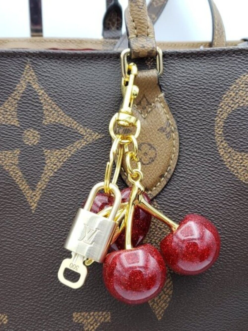 Authentic LV Gold Padlock & Key Set ✨ Luxury Bag Charm w/ Keychain - Picture 2 of 10